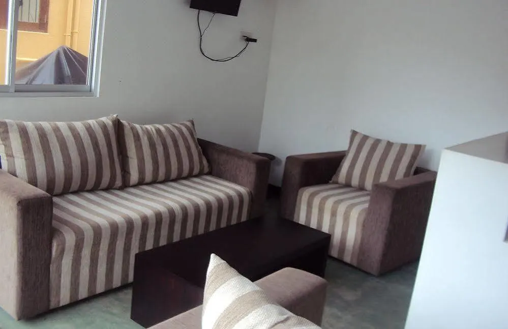 ** Гостевой дом Sea Breeze Deluxe Inn Негомбо Шри-Ланка