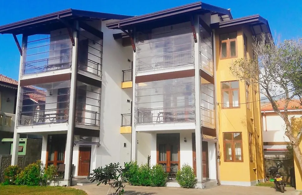 Sea Breeze Deluxe Inn Negombo 2*,