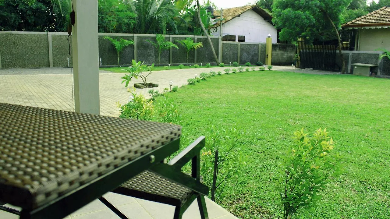 Sea Breeze Deluxe Inn Negombo 2*,  Šrí Lanka